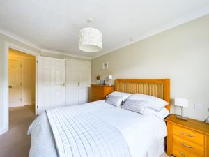 DOUBLE BEDROOM- click for photo gallery